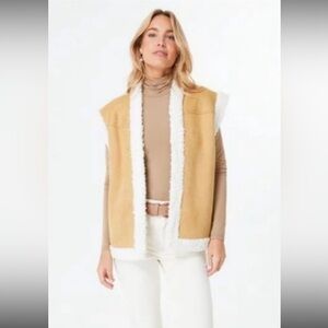 Tuckernuck Hyacinth House tan suede and Sherpa soft vest